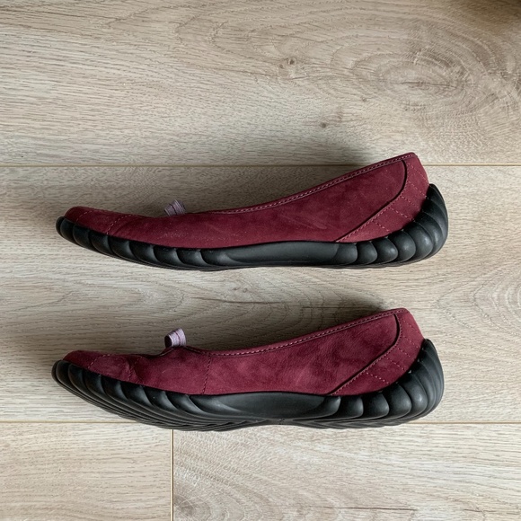 Clarks Privo NWOT Flat Suede Shoes Mary Janes 7M - Picture 2 of 9